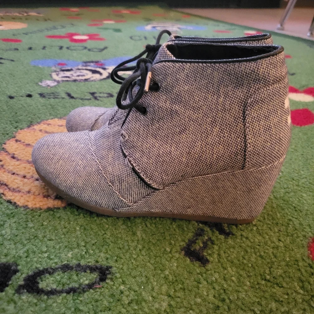 Toms Women's Wedges Size: 7